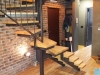 Metalne stepenice sa drvenim gazištima